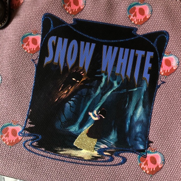 Disney X Coach Snow White Turnlock Pouch - Picture 5 of 8